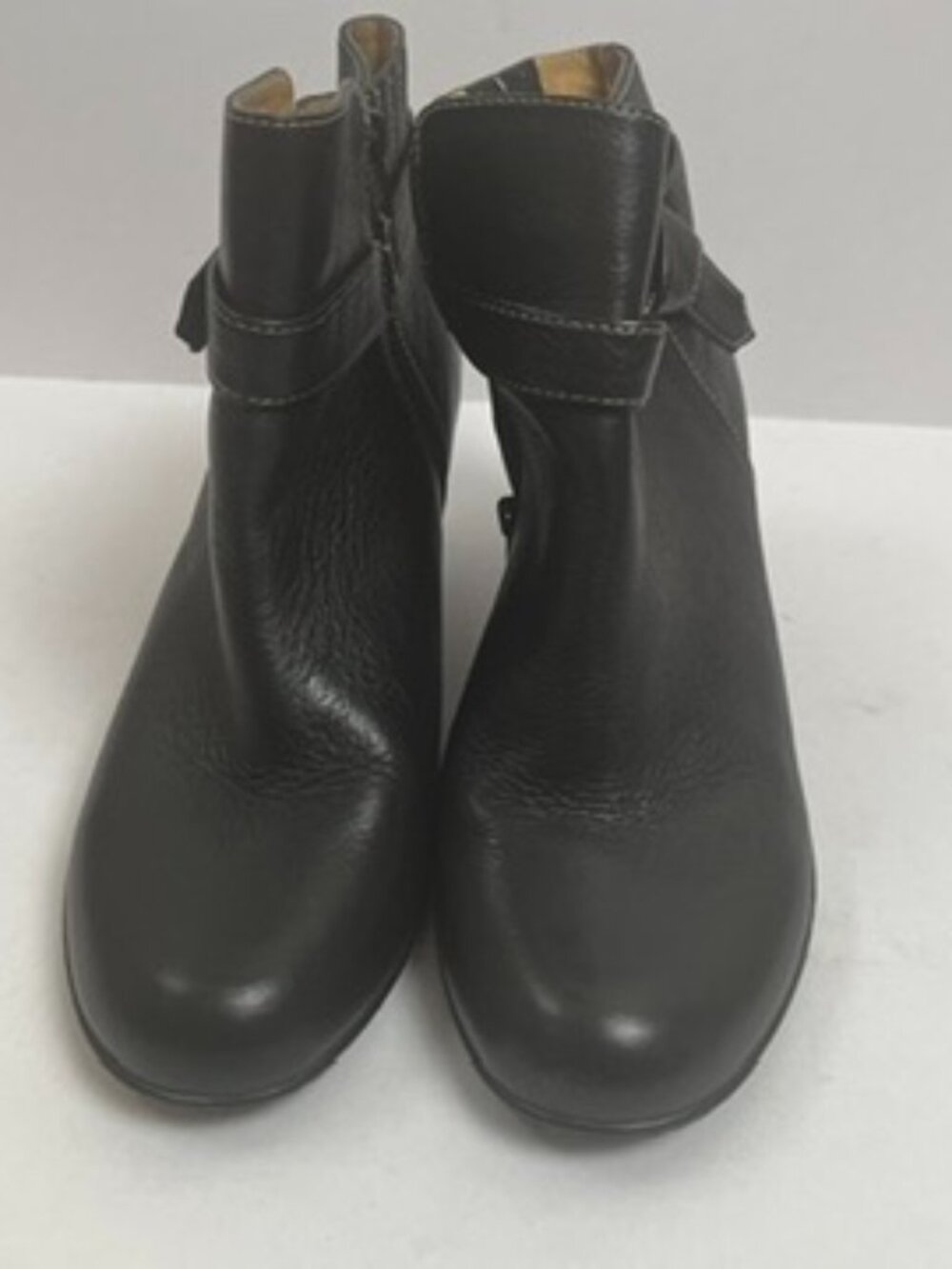 Softspots Black Leather Ankle Boots 7.5